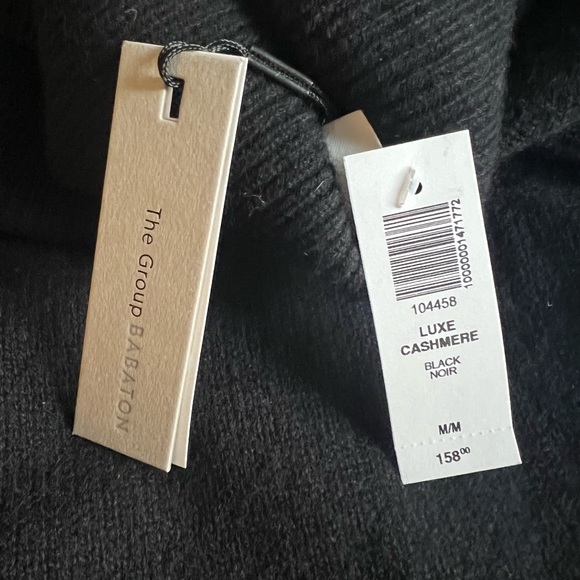 Aritzia Cashmere Sweater Size M NEW - Picture 3 of 5